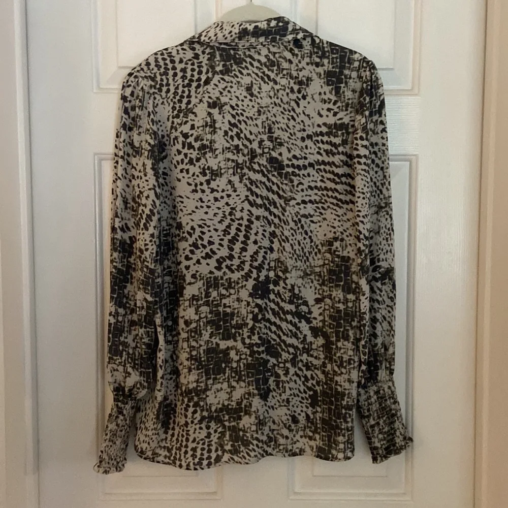 Express button down blouse - Picture 4 of 4